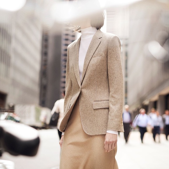 new Theory ✧ Lightweight Stretch Wool Blazer Jacket ✧ Neutral Sand ✧ Size 6 - Picture 3 of 13